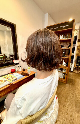 手入れが楽な 髪型 60代パーマ