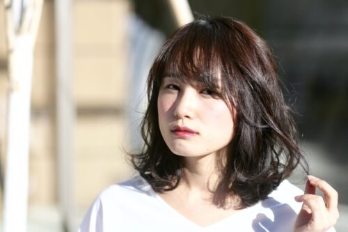 分け目を自然にぼかしたスタイル